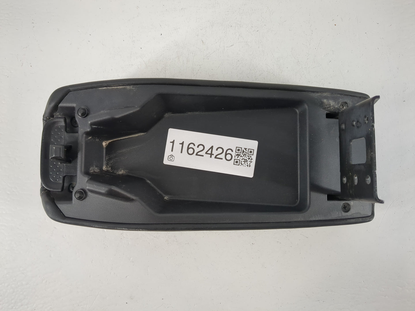 2022 Nissan Kicks Center Console Armrest Cover Lid P/N:210922A Fits OEM Used Auto Parts - Oemusedautoparts1.com