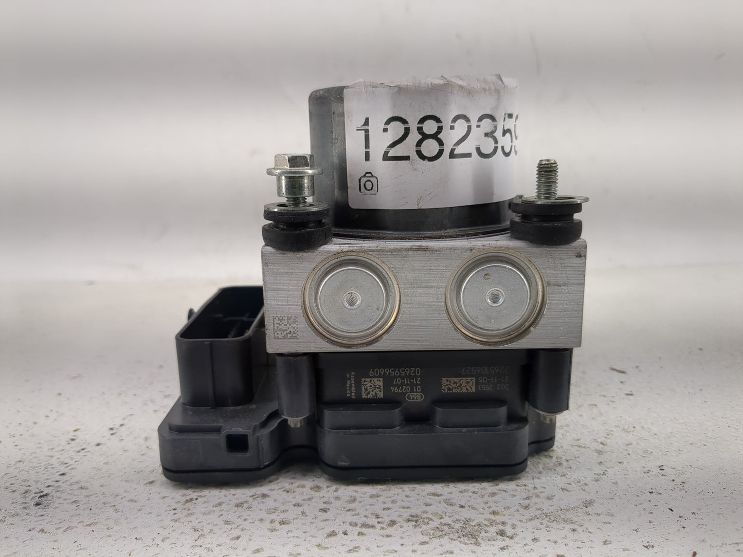 2021 Nissan Kicks ABS Pump Control Module Replacement P/N:47660 5RA0A Fits OEM Used Auto Parts - Oemusedautoparts1.com