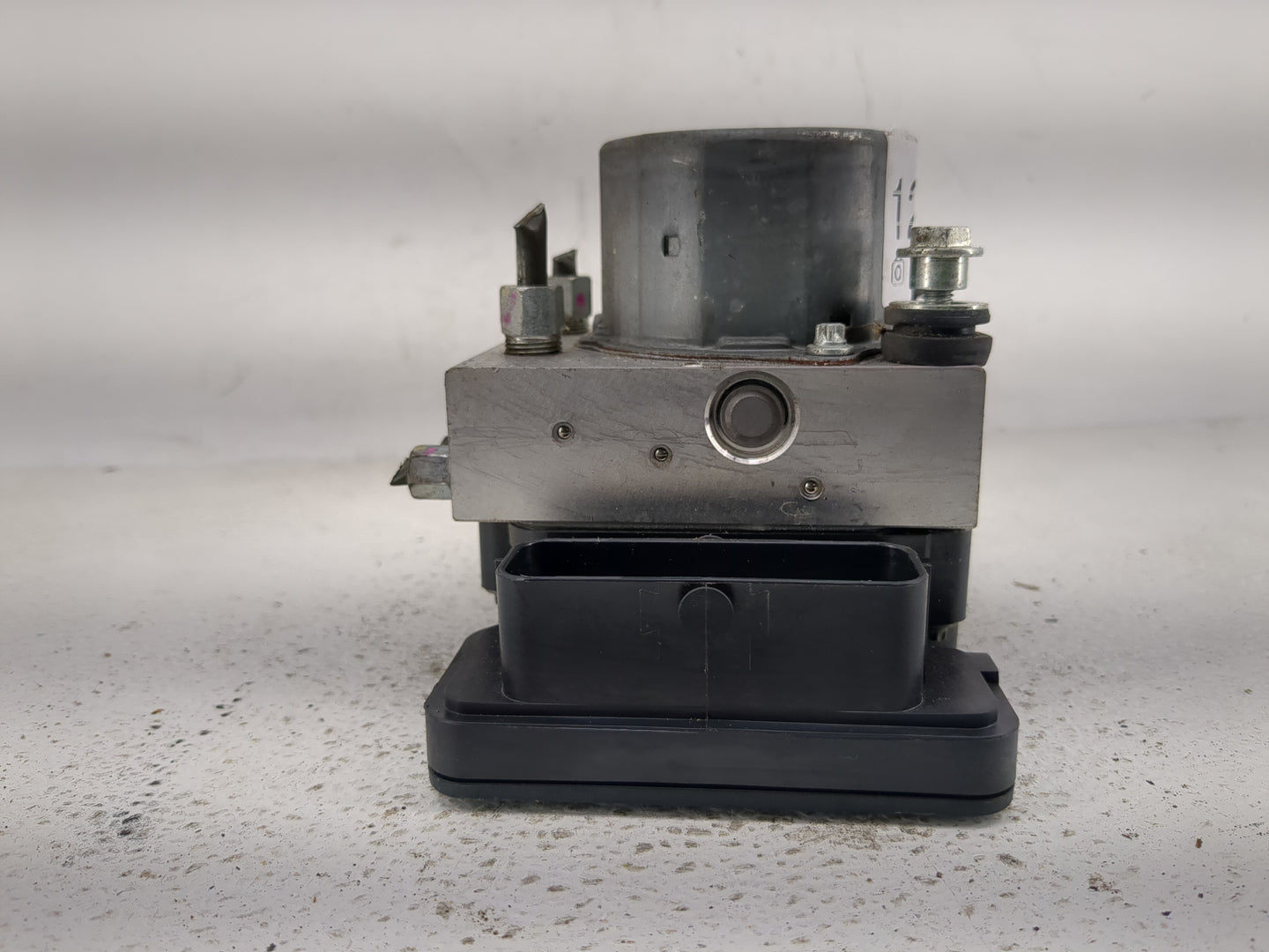 2021 Nissan Kicks ABS Pump Control Module Replacement P/N:47660 5RA0A Fits OEM Used Auto Parts - Oemusedautoparts1.com