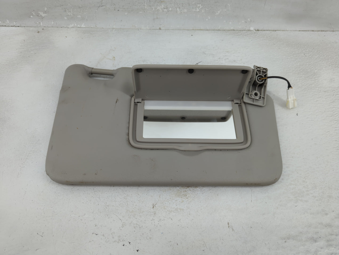 2018-2021 Nissan Kicks Sun Visor Shade Replacement Passenger Right Mirror Fits Fits 2018 2019 2020 2021 OEM Used Auto Parts 