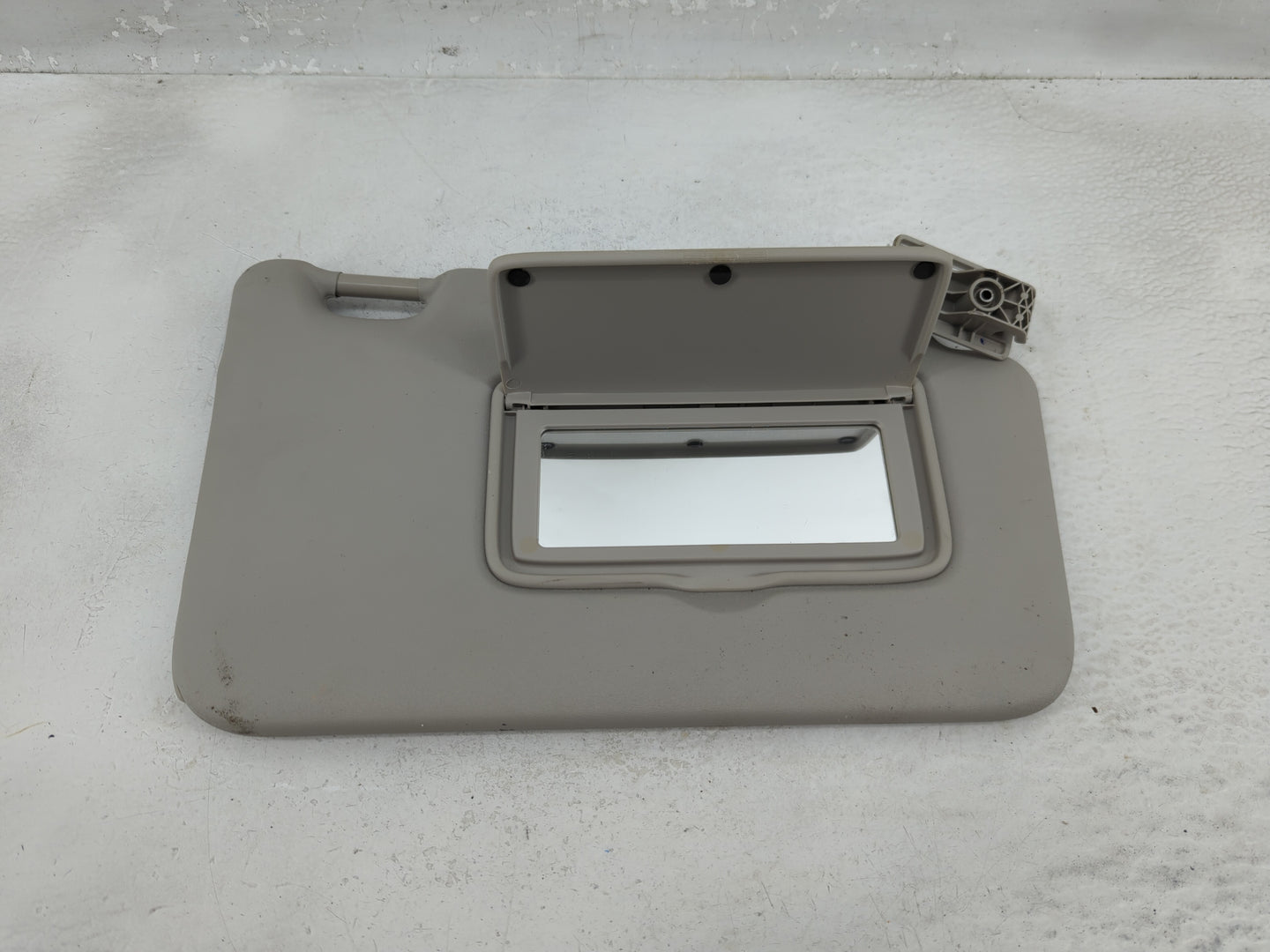 2018-2021 Nissan Kicks Sun Visor Shade Replacement Passenger Right Mirror Fits Fits 2018 2019 2020 2021 OEM Used Auto Parts 