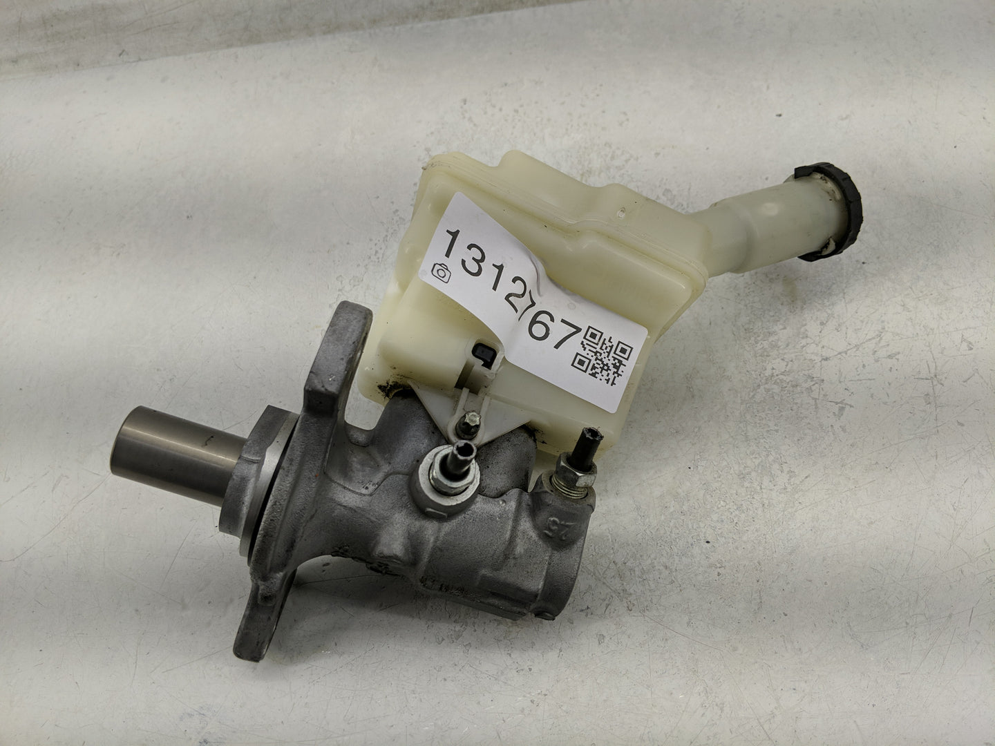 2021-2021 Nissan Kicks Brake Master Cylinder - Oemusedautoparts1.com