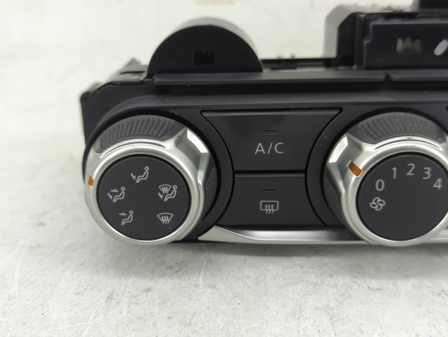 2018-2021 Nissan Kicks Climate Control Module Temperature AC/Heater Replacement P/N:T669216A Fits Fits 2018 2019 2020 2021 O