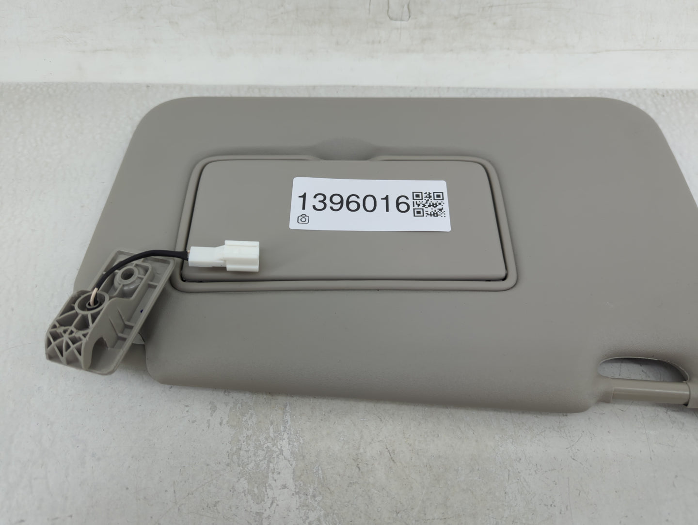 2018-2021 Nissan Kicks Sun Visor Shade Replacement Passenger Right Mirror Fits Fits 2018 2019 2020 2021 OEM Used Auto Parts 