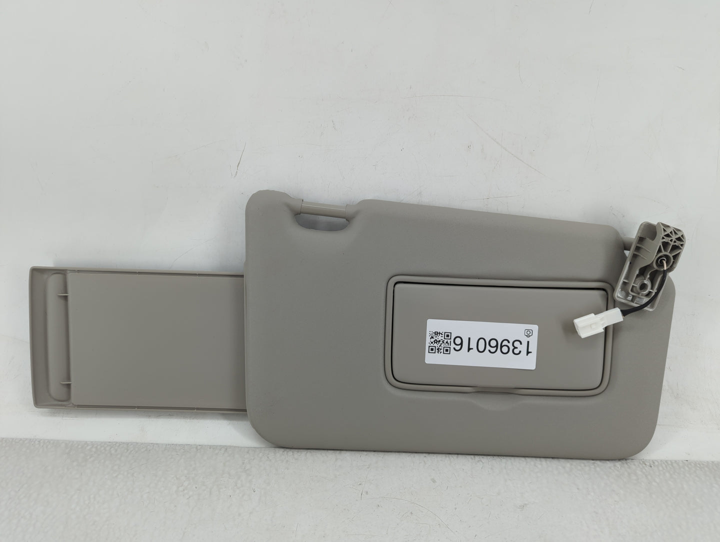 2018-2021 Nissan Kicks Sun Visor Shade Replacement Passenger Right Mirror Fits Fits 2018 2019 2020 2021 OEM Used Auto Parts 