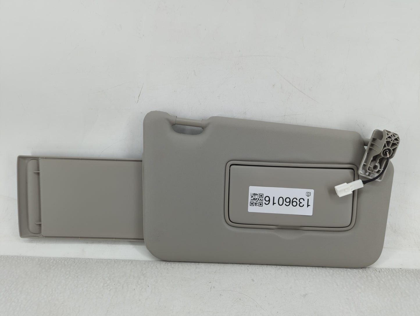 2018-2021 Nissan Kicks Sun Visor Shade Replacement Passenger Right Mirror Fits Fits 2018 2019 2020 2021 OEM Used Auto Parts 