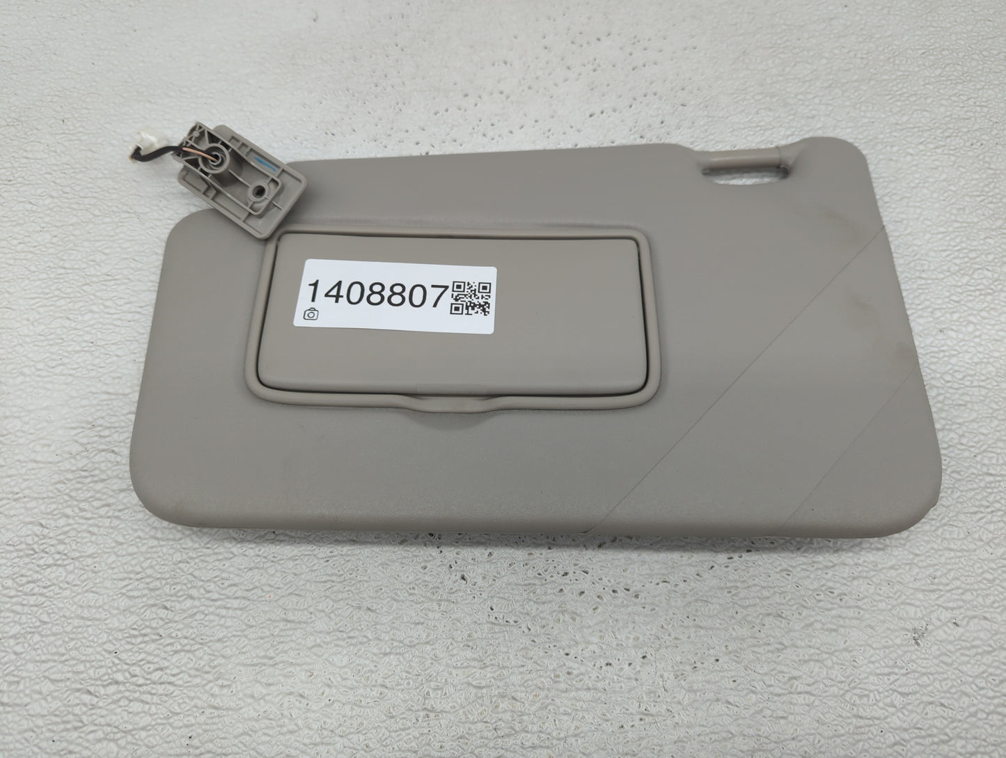 2018-2021 Nissan Kicks Sun Visor Shade Replacement Driver Left Mirror Fits Fits 2018 2019 2020 2021 OEM Used Auto Parts - Oe
