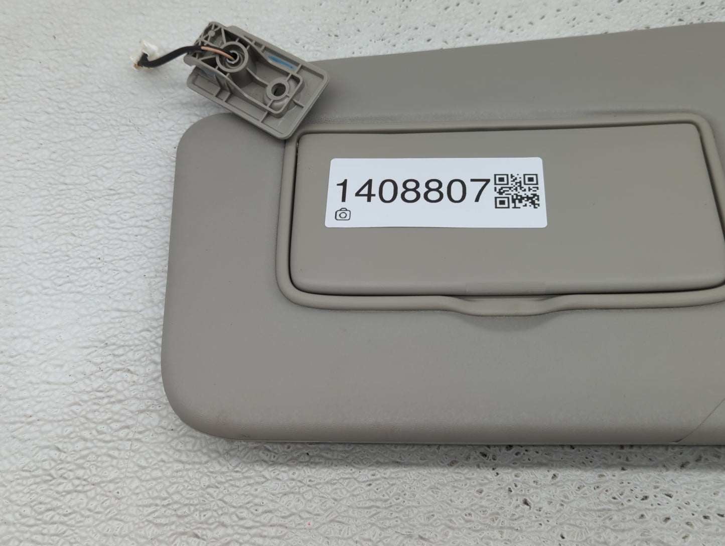 2018-2021 Nissan Kicks Sun Visor Shade Replacement Driver Left Mirror Fits Fits 2018 2019 2020 2021 OEM Used Auto Parts - Oe