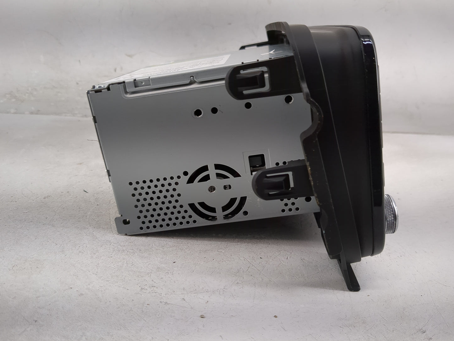 2022 Nissan Kicks Radio AM FM Cd Player Receiver Replacement P/N:2591A-5R01D Fits OEM Used Auto Parts - Oemusedautoparts1.co