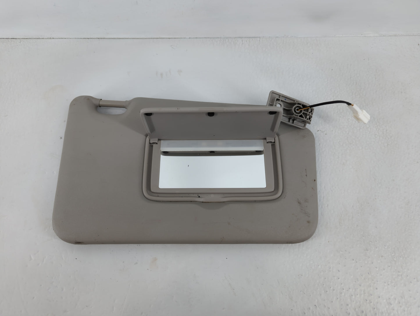 2018-2021 Nissan Kicks Sun Visor Shade Replacement Passenger Right Mirror Fits Fits 2018 2019 2020 2021 OEM Used Auto Parts 