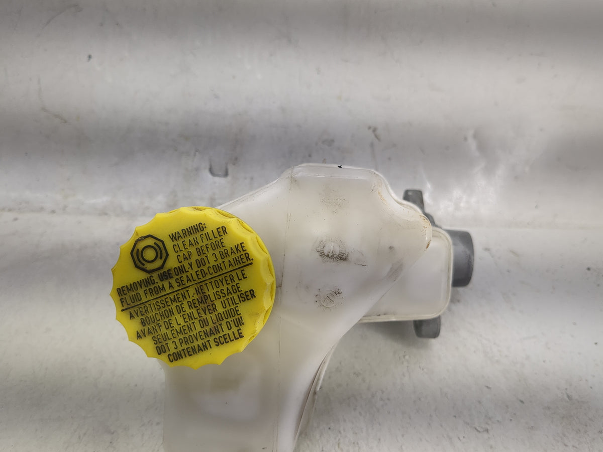 2016-2021 Nissan Maxima Brake Master Cylinder 1497862 - Oemusedautoparts1.com