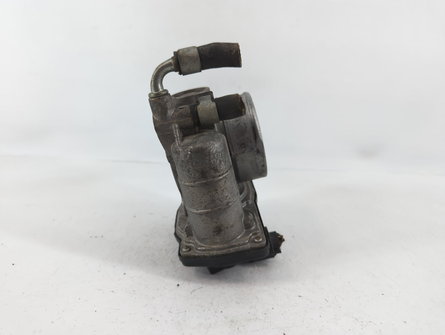 2015-2022 Nissan Murano Throttle Body P/N:G 6915 526-01 Fits Fits 2015 2016 2017 2018 2019 2020 2021 2022 OEM Used Auto Part