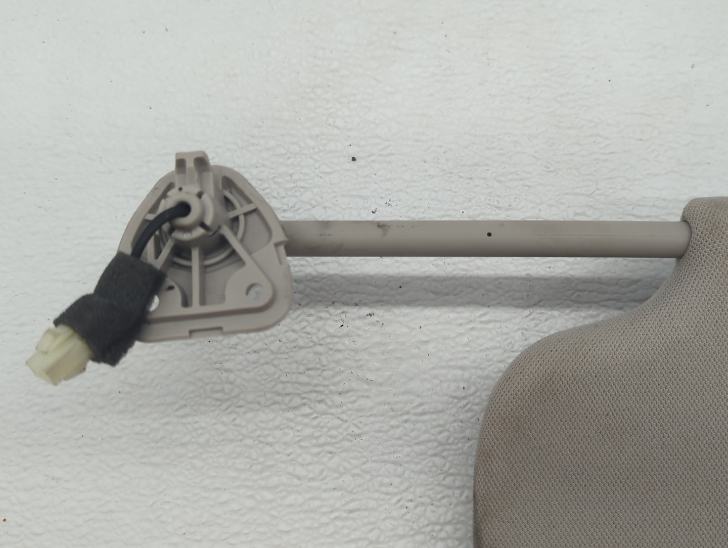 2022 Nissan Pathfinder Sun Visor Shade Replacement Passenger Right Mirror Fits OEM Used Auto Parts - Oemusedautoparts1.com