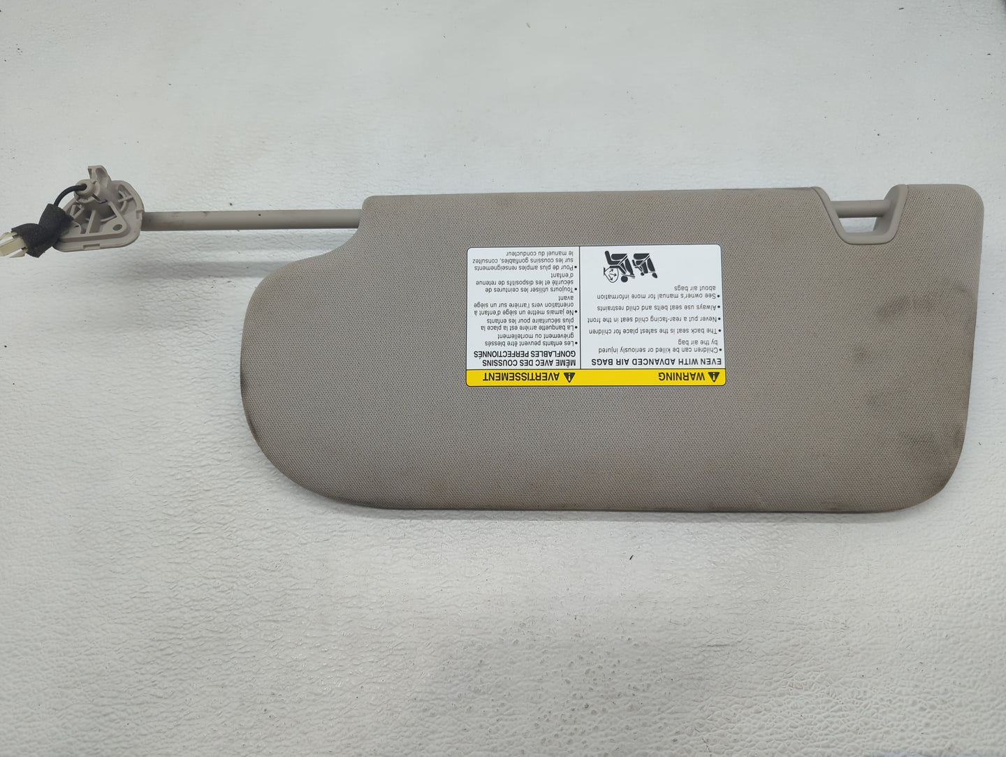 2022 Nissan Pathfinder Sun Visor Shade Replacement Passenger Right Mirror Fits OEM Used Auto Parts - Oemusedautoparts1.com