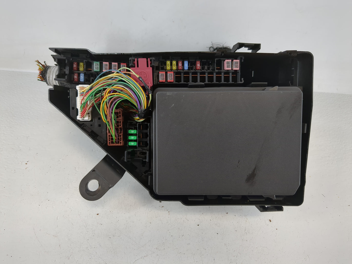 2021-2022 Nissan Rogue Fusebox Fuse Box Panel Relay Module P/N:24382 6RA2A Fits Fits 2021 2022 OEM Used Auto Parts - Oemused