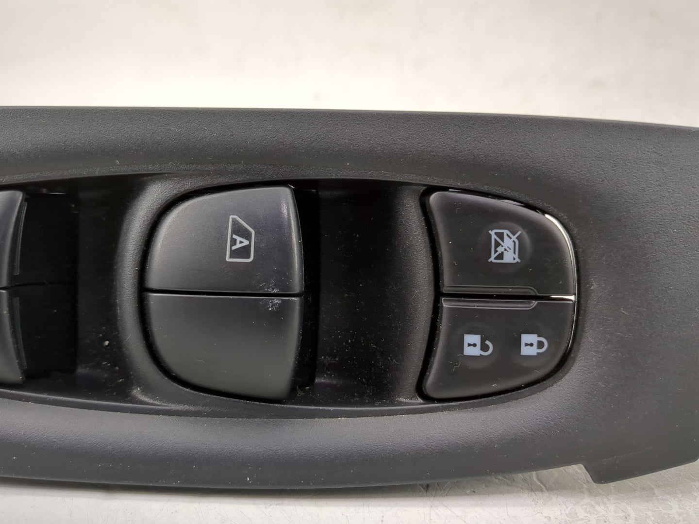 2017-2022 Nissan Rogue Sport Master Power Window Switch Replacement Driver Side Left P/N:25401 6MA0D Fits OEM Used Auto Part