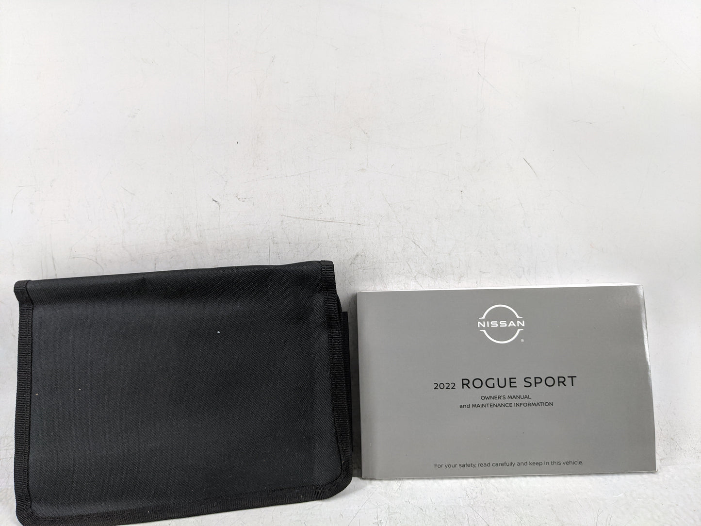 2022 Nissan Rogue Sport Owners Manual Book Guide P/N:OM22E00J11U0 OEM Used Auto Parts - Oemusedautoparts1.com
