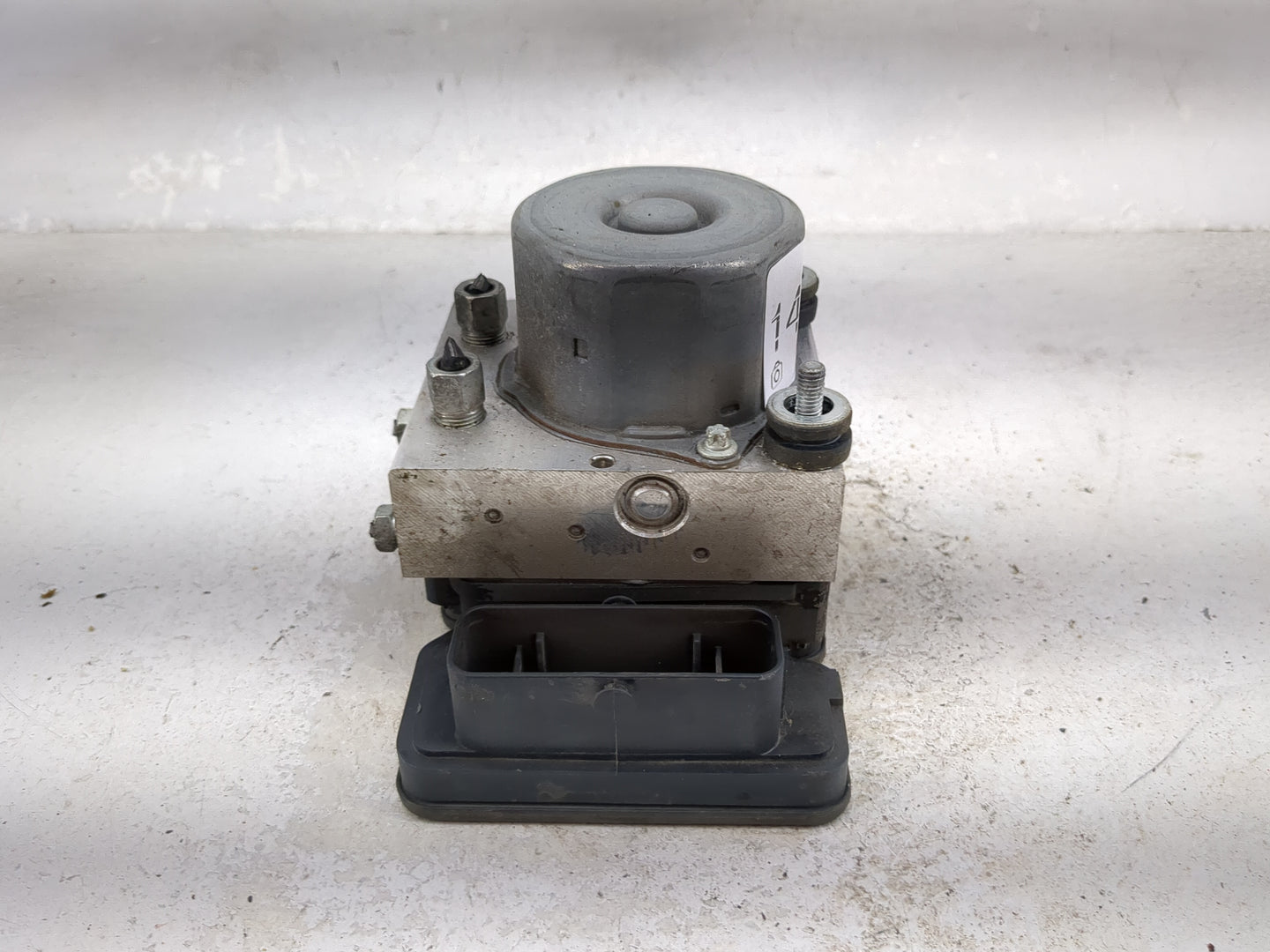 2022 Nissan Rogue Sport ABS Pump Control Module Replacement P/N:47660 6MT3A 269 909 Fits OEM Used Auto Parts - Oemusedautopa