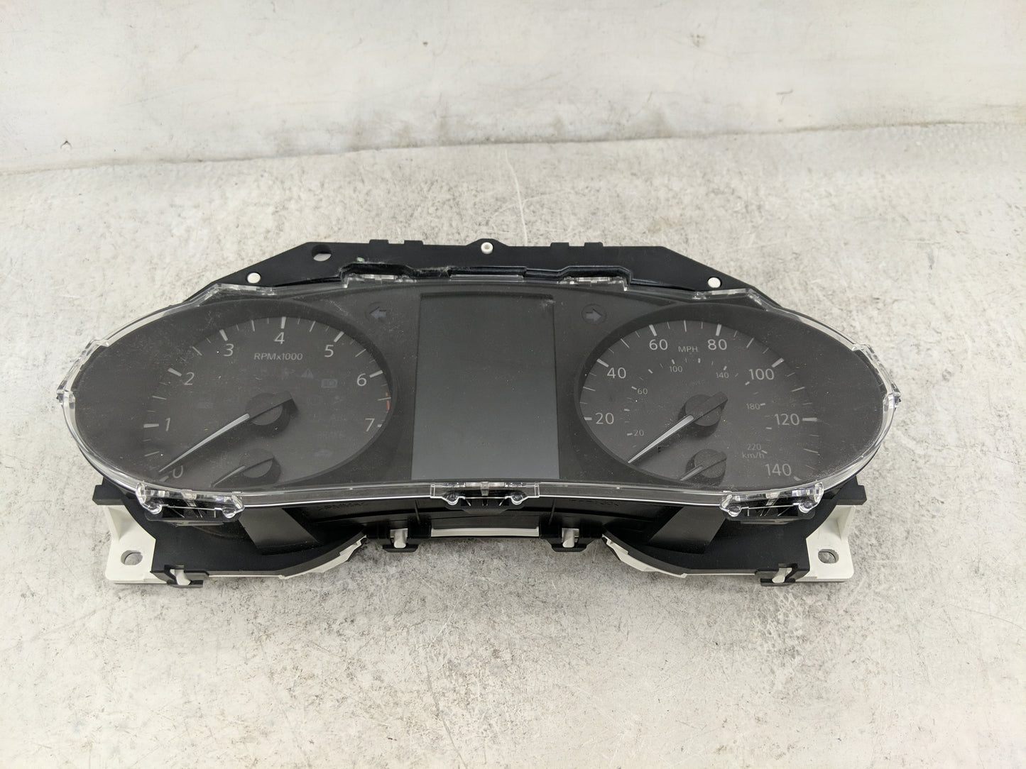2021-2022 Nissan Rogue Sport Instrument Cluster Speedometer Gauges P/N:6MT2A/LTE6 Miles: Fits Fits 2021 2022 OEM Used Auto P