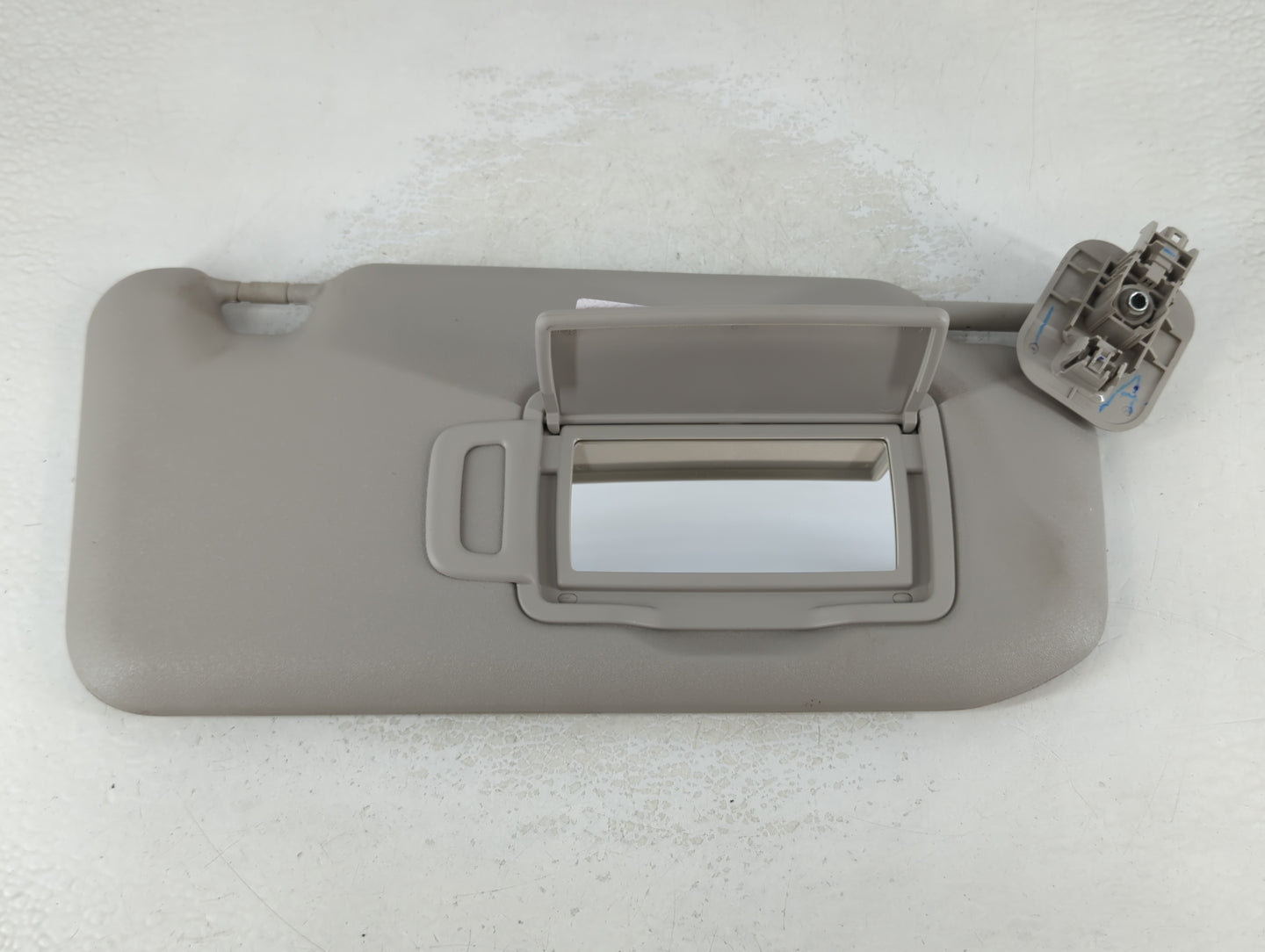 2020-2022 Nissan Sentra Sun Visor Shade Replacement Passenger Right Mirror Fits Fits 2020 2021 2022 OEM Used Auto Parts - Oe