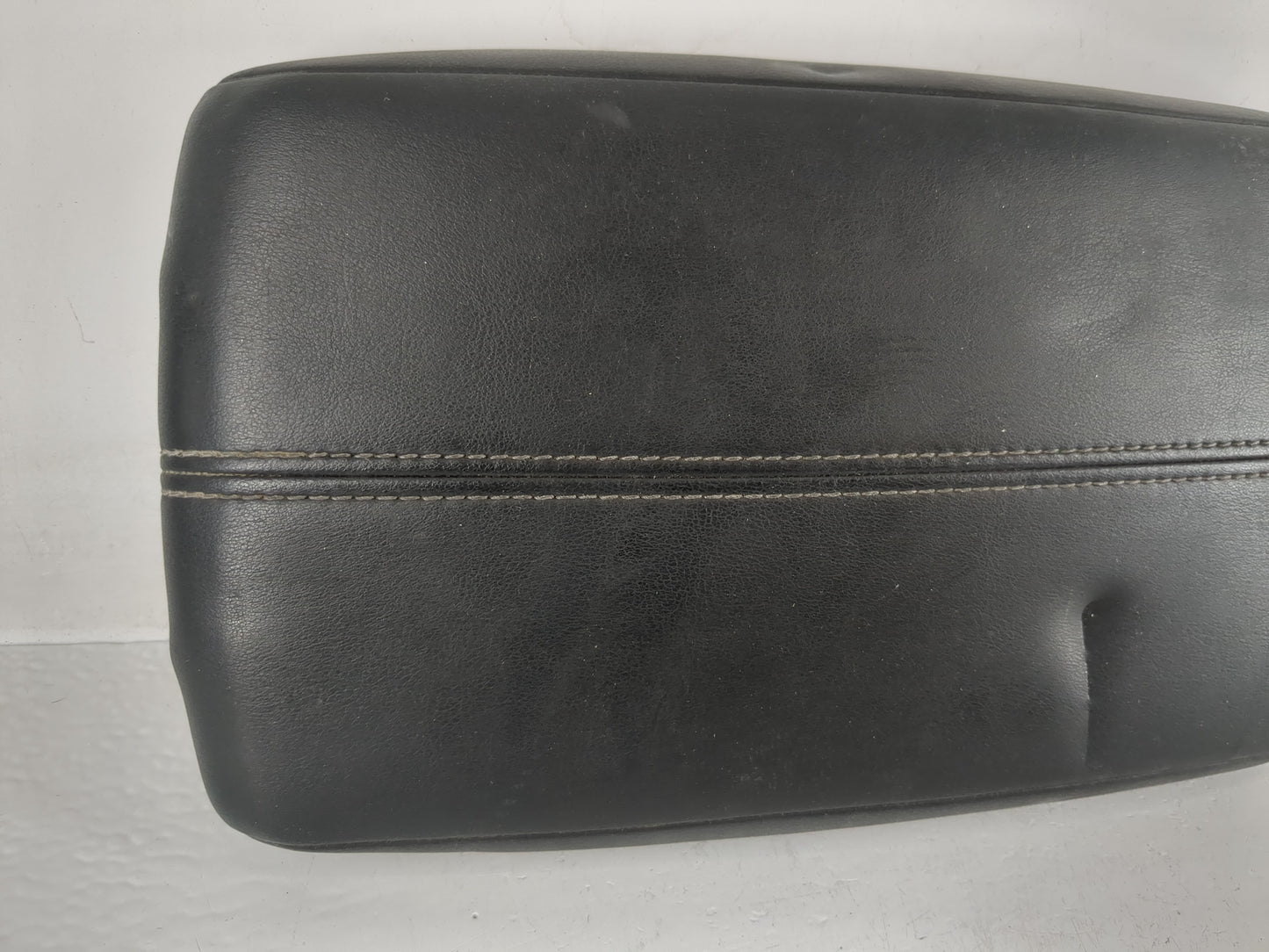 2020-2022 Nissan Sentra Center Console Armrest Cover Lid P/N:220115A Fits Fits 2020 2021 2022 OEM Used Auto Parts - Oemuseda