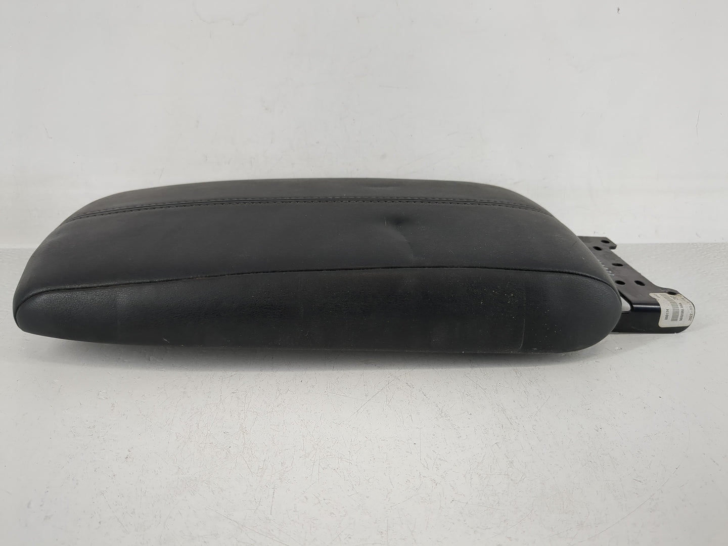 2020-2022 Nissan Sentra Center Console Armrest Cover Lid P/N:220115A Fits Fits 2020 2021 2022 OEM Used Auto Parts - Oemuseda