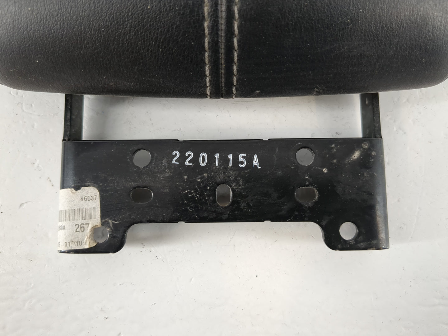 2020-2022 Nissan Sentra Center Console Armrest Cover Lid P/N:220115A Fits Fits 2020 2021 2022 OEM Used Auto Parts - Oemuseda