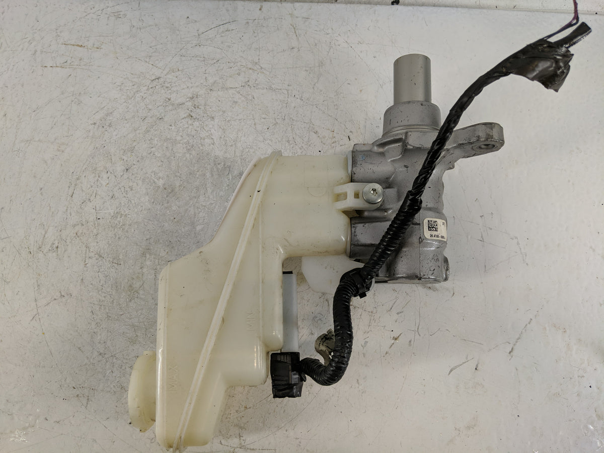 2022-2022 Nissan Sentra Brake Master Cylinder 1220848 - Oemusedautoparts1.com