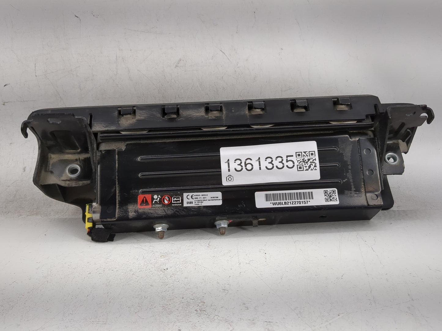 2020-2021 Nissan Sentra Air Bag Passenger Right Knee OEM P/N:985R16LB8A Fits Fits 2020 2021 OEM Used Auto Parts - Oemusedaut