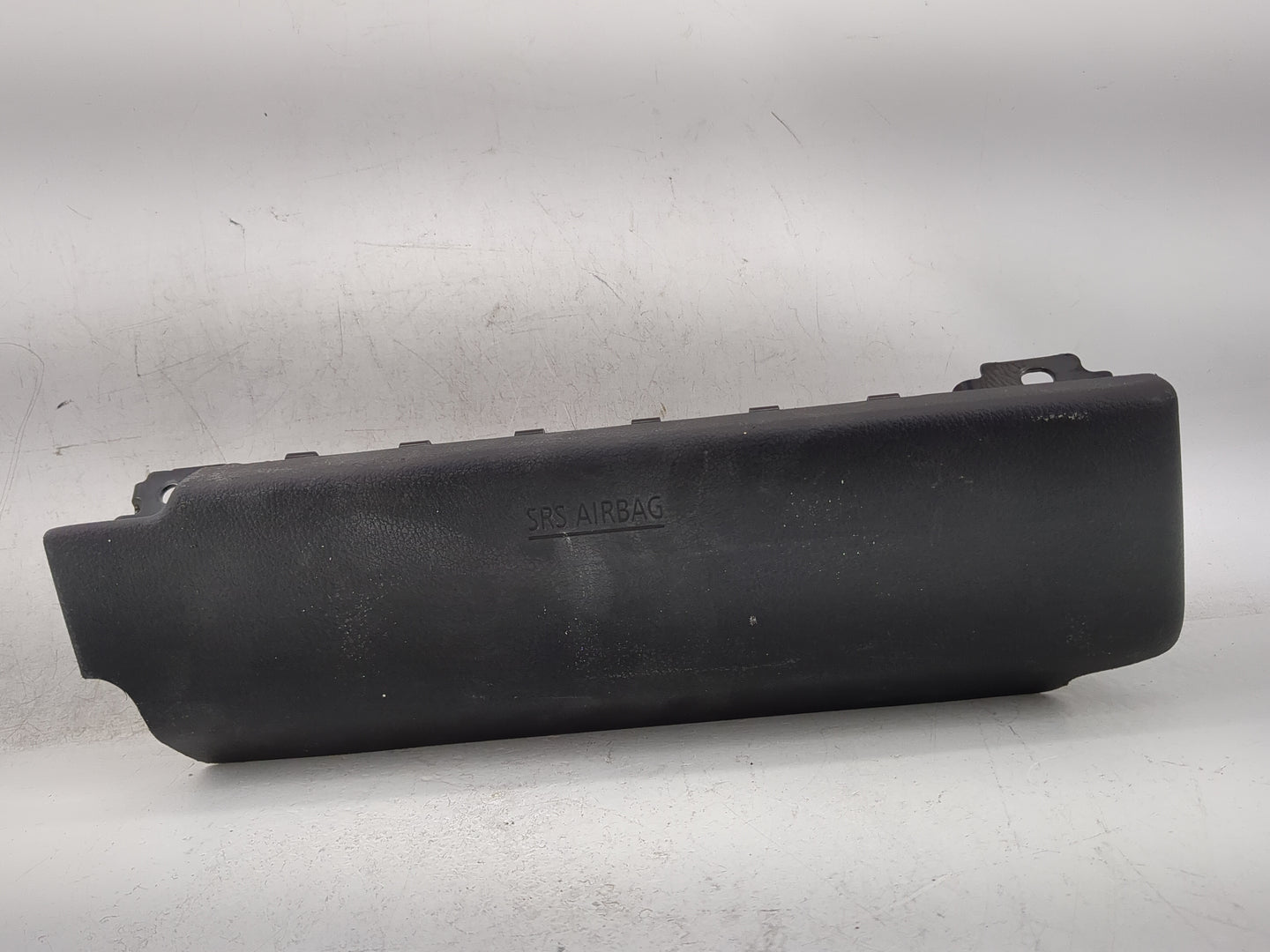2020-2021 Nissan Sentra Air Bag Passenger Right Knee OEM P/N:985R16LB8A Fits Fits 2020 2021 OEM Used Auto Parts - Oemusedaut