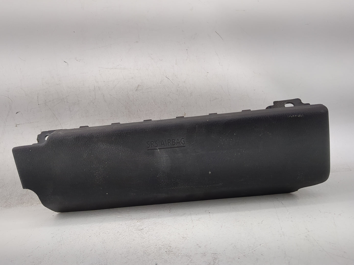 2020-2021 Nissan Sentra Air Bag Passenger Right Knee OEM P/N:985R16LB8A Fits Fits 2020 2021 OEM Used Auto Parts - Oemusedaut
