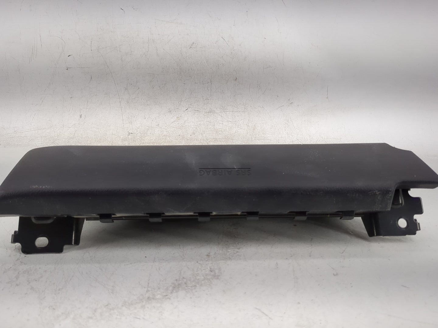 2020-2021 Nissan Sentra Air Bag Passenger Right Knee OEM P/N:985R16LB8A Fits Fits 2020 2021 OEM Used Auto Parts - Oemusedaut