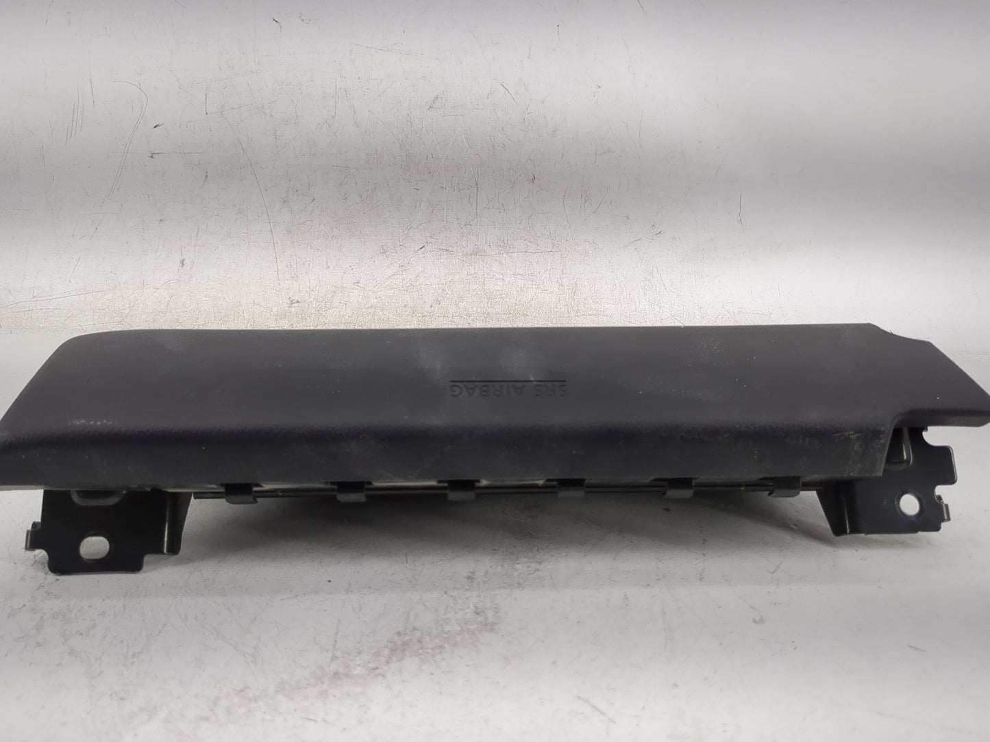 2020-2021 Nissan Sentra Air Bag Passenger Right Knee OEM P/N:985R16LB8A Fits Fits 2020 2021 OEM Used Auto Parts - Oemusedaut