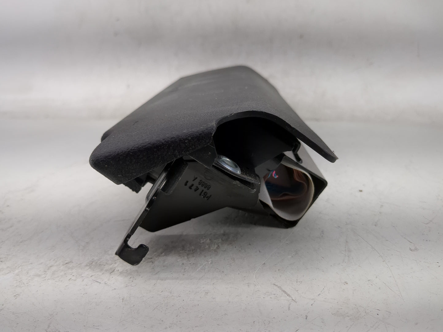 2020-2021 Nissan Sentra Air Bag Passenger Right Knee OEM P/N:985R16LB8A Fits Fits 2020 2021 OEM Used Auto Parts - Oemusedaut