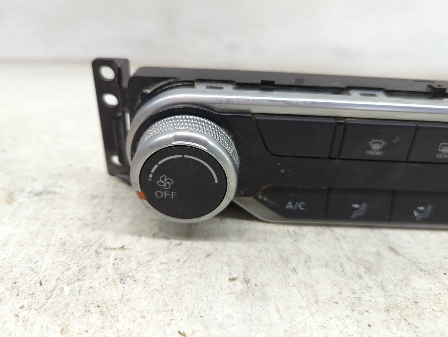 2020-2022 Nissan Sentra Climate Control Module Temperature AC/Heater Replacement P/N:27500 6LB2A Fits Fits 2020 2021 2022 OE