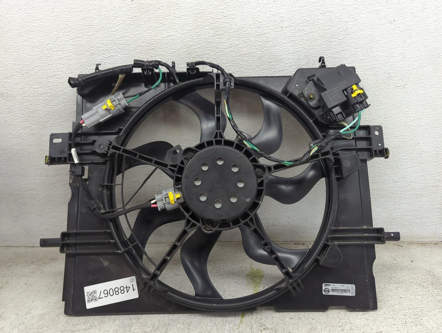 2020-2022 Nissan Sentra Electric Radiator Cooling Fan Motor Assembly P/N:FS2223 155698C Fits Fits 2020 2021 2022 OEM Used Au