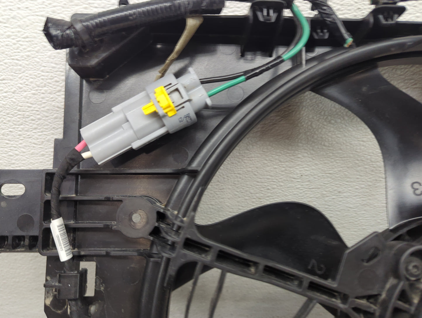 2020-2022 Nissan Sentra Electric Radiator Cooling Fan Motor Assembly P/N:FS2223 155698C Fits Fits 2020 2021 2022 OEM Used Au
