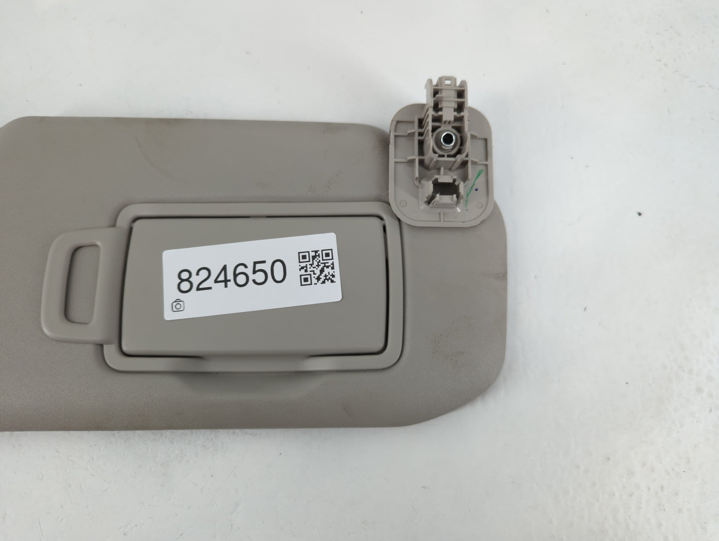 2020-2022 Nissan Sentra Sun Visor Shade Replacement Passenger Right Mirror Fits Fits 2020 2021 2022 OEM Used Auto Parts - Oe