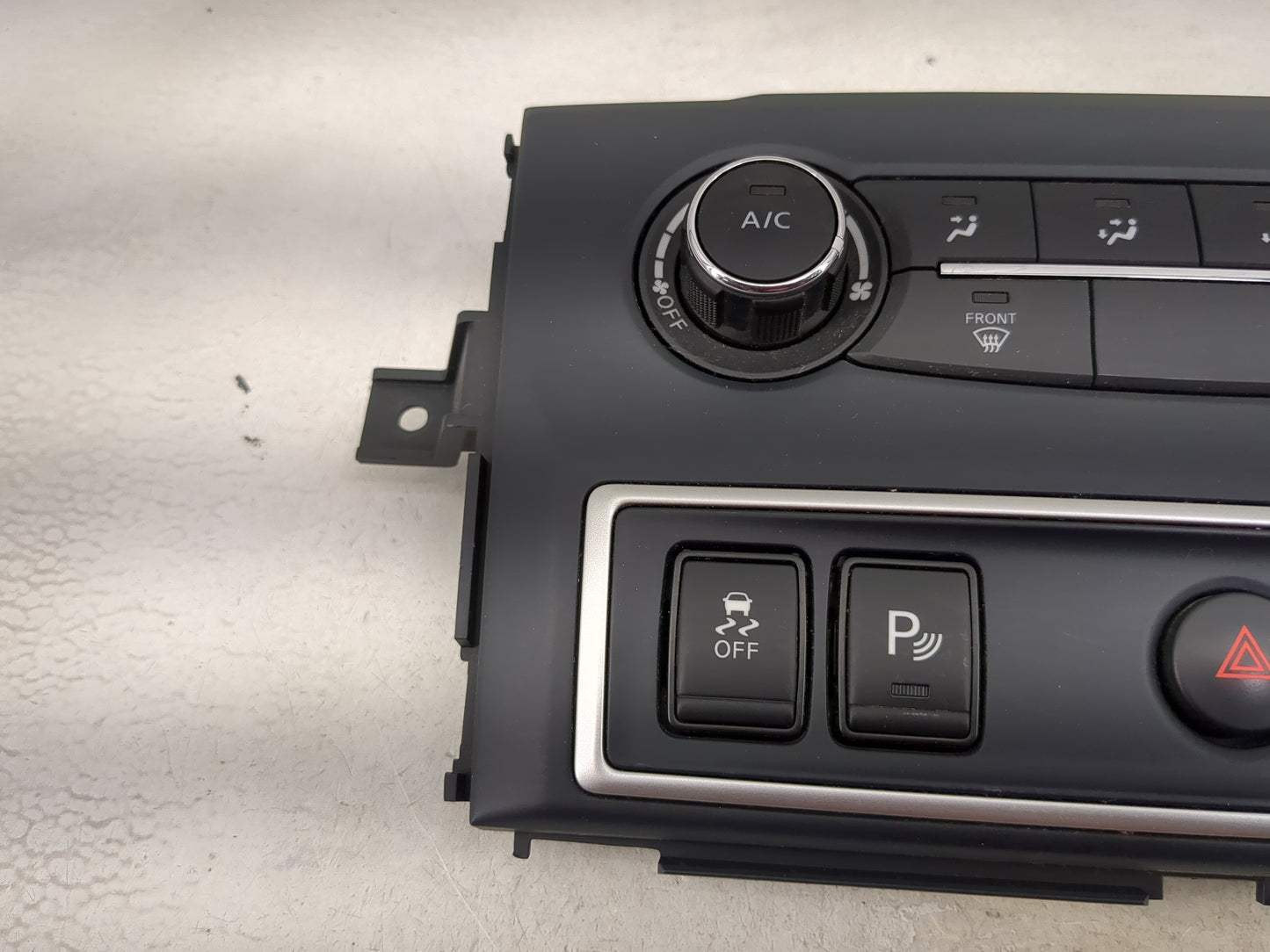 2022 Nissan Titan Climate Control Module Temperature AC/Heater Replacement P/N:275109FV5A 275109FV5A--J Fits OEM Used Auto P