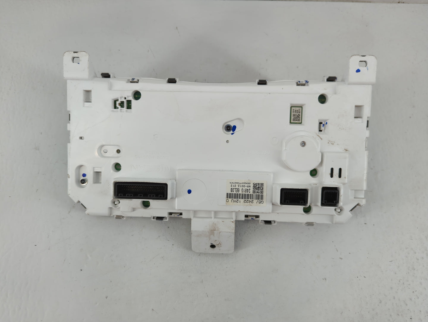 2020-2022 Nissan Versa Instrument Cluster Speedometer Gauges P/N:24810 6EL0B Fits Fits 2020 2021 2022 OEM Used Auto Parts - 