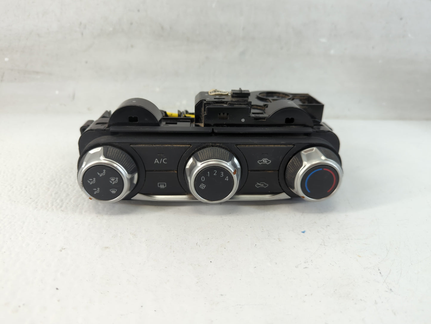 2022 Nissan Versa Climate Control Module Temperature AC/Heater Replacement P/N:T669216 A Fits OEM Used Auto Parts - Oemuseda