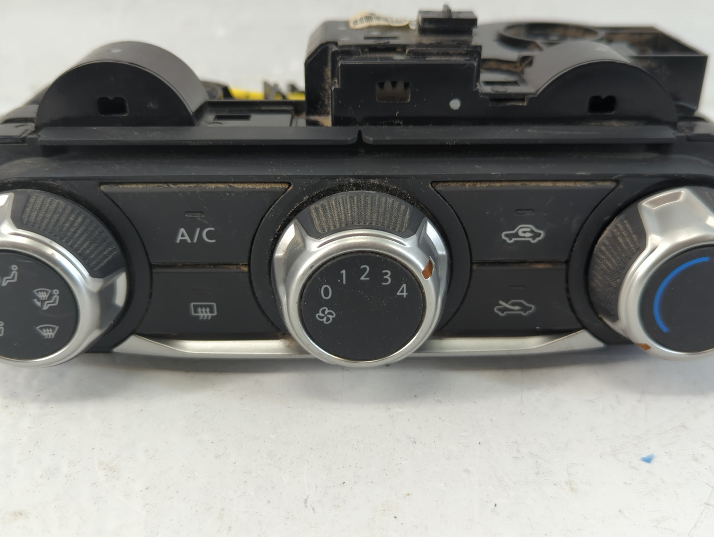 2022 Nissan Versa Climate Control Module Temperature AC/Heater Replacement P/N:T669216 A Fits OEM Used Auto Parts - Oemuseda