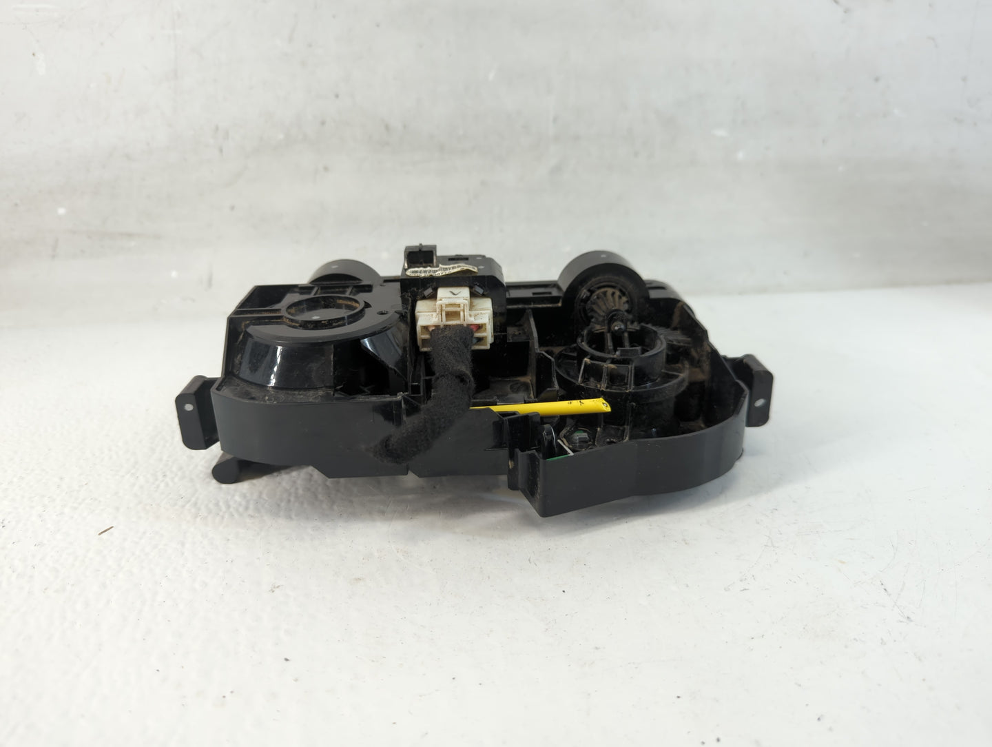 2022 Nissan Versa Climate Control Module Temperature AC/Heater Replacement P/N:T669216 A Fits OEM Used Auto Parts - Oemuseda