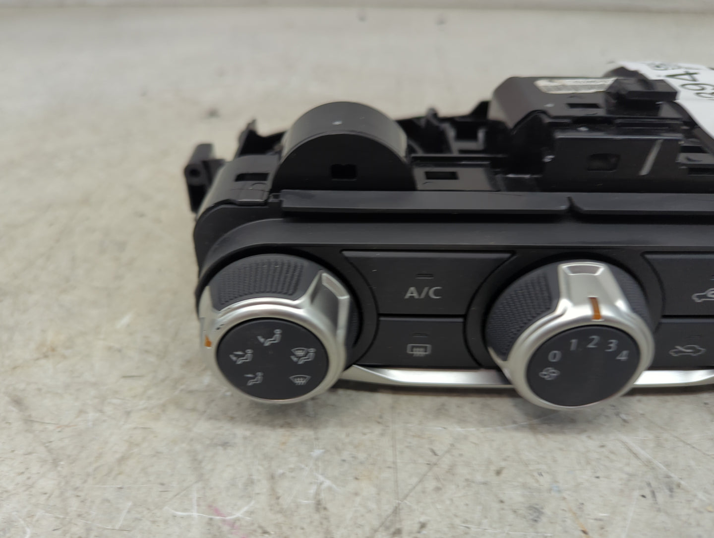 2022 Nissan Versa Climate Control Module Temperature AC/Heater Replacement P/N:T669216A CU2RF30213 Fits OEM Used Auto Parts 