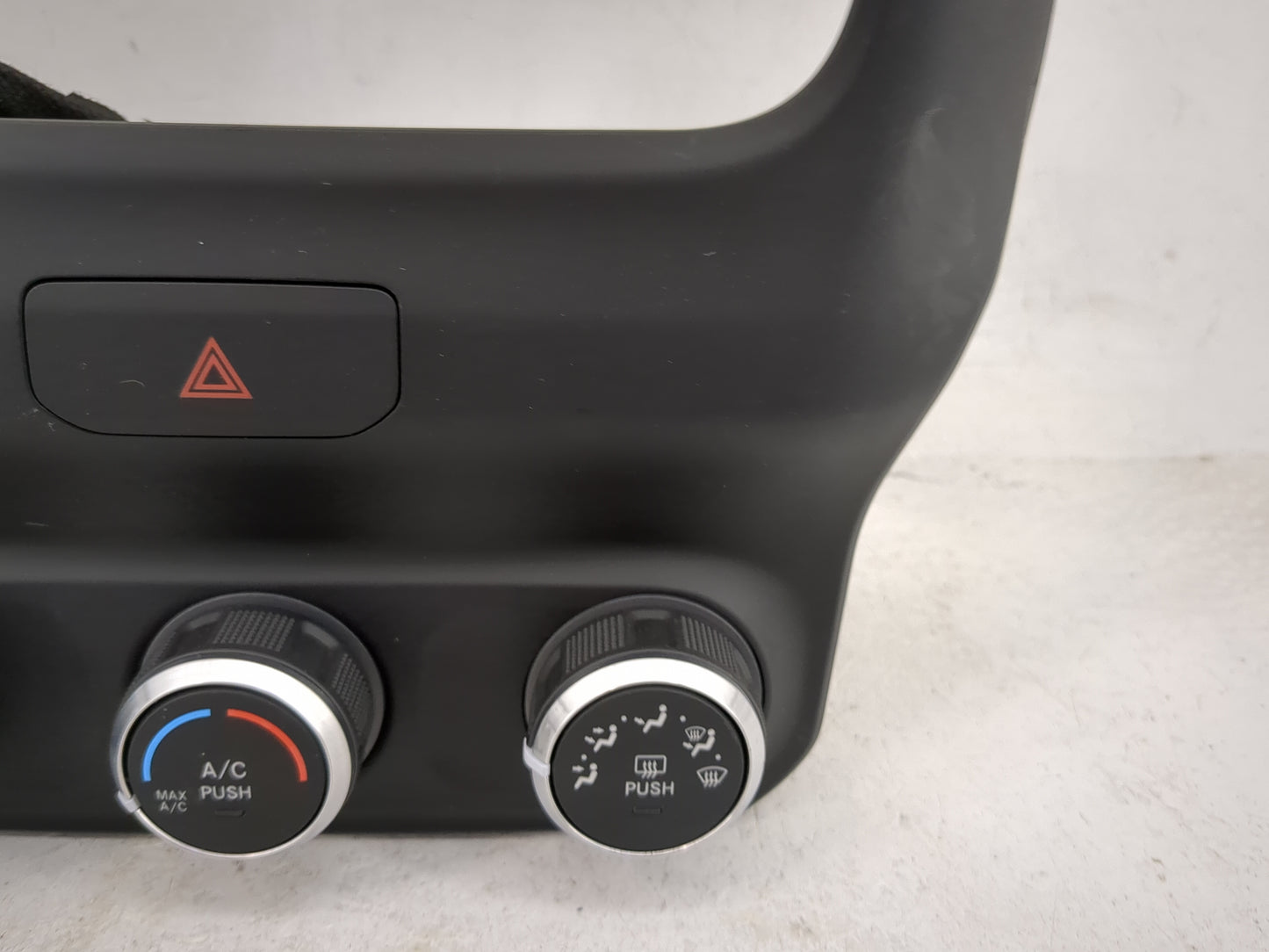 2019-2022 Ram 1500 Climate Control Module Temperature AC/Heater Replacement P/N:17023199-04 P68340281AD Fits OEM Used Auto P