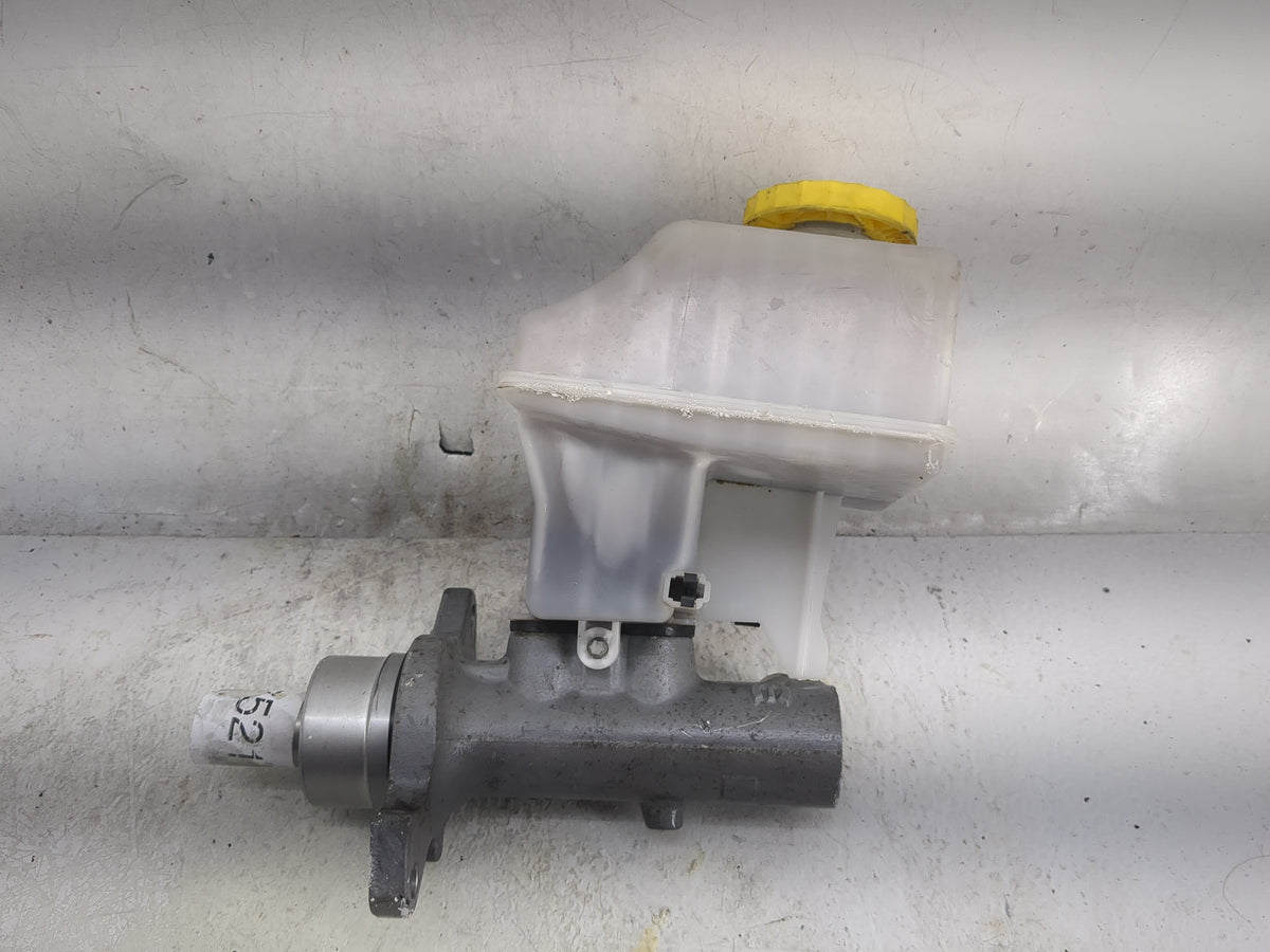 2019-2022 Ram 1500 Brake Master Cylinder 1497521 - Oemusedautoparts1.com