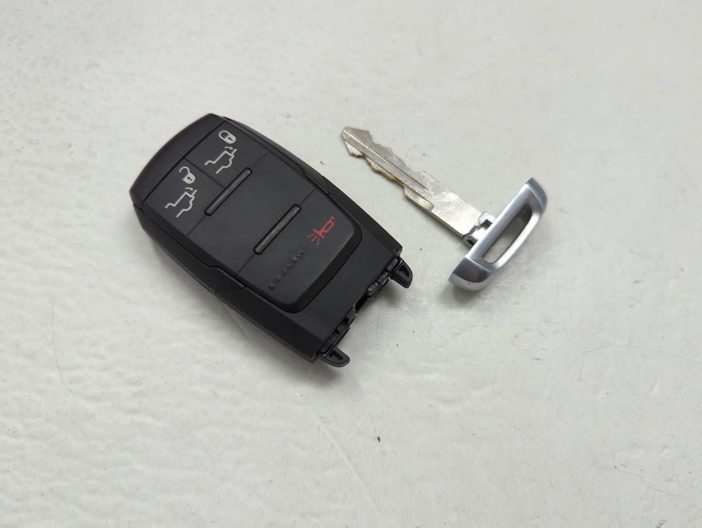 Ram 2500 Keyless Entry Remote Fob GQ4-76T 68381171AC 3 buttons - Oemusedautoparts1.com