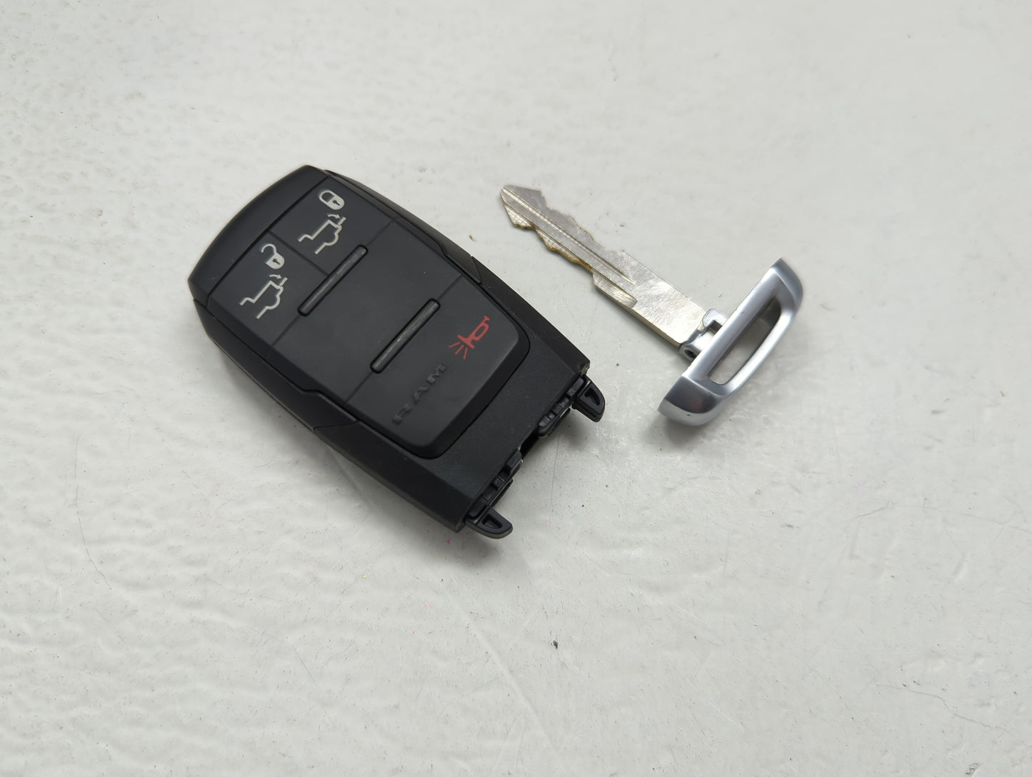 Ram 2500 Keyless Entry Remote Fob GQ4-76T 68381171AC 3 buttons - Oemusedautoparts1.com