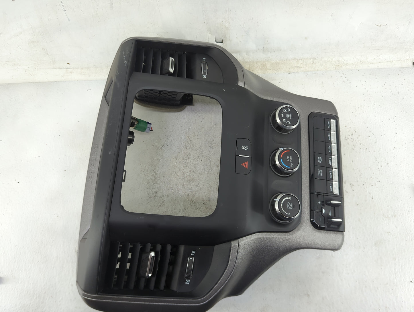 2019-2022 Ram 2500 Climate Control Module Temperature AC/Heater Replacement P/N:68370122AB 17027642-02 Fits OEM Used Auto Pa