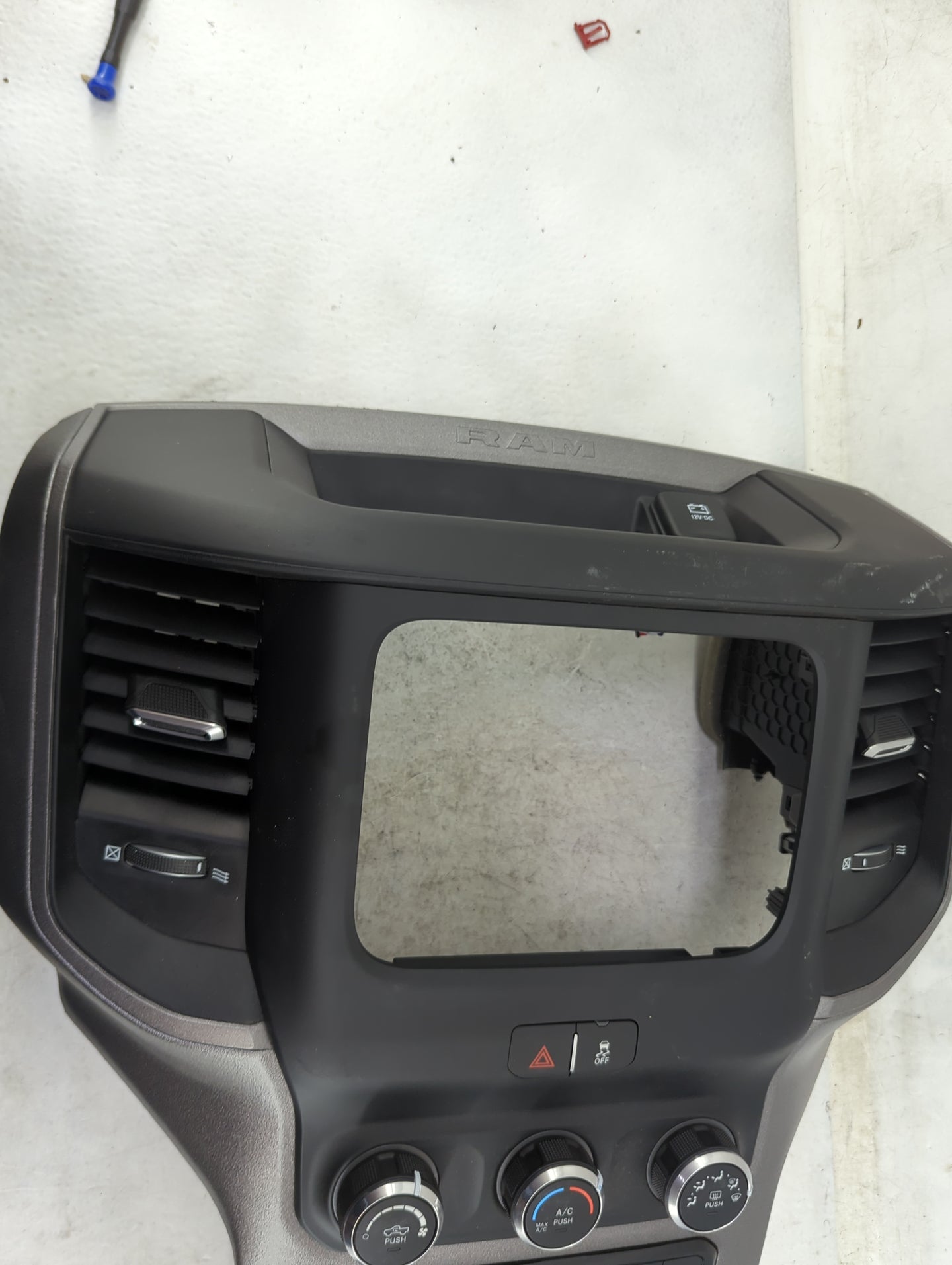 2019-2022 Ram 2500 Climate Control Module Temperature AC/Heater Replacement P/N:68370122AB 17027642-02 Fits OEM Used Auto Pa